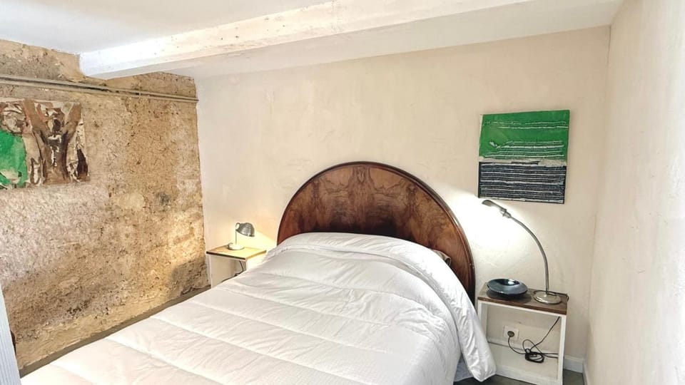 Bed, Photo of the whole room, Bedroom, heating, internet, storage