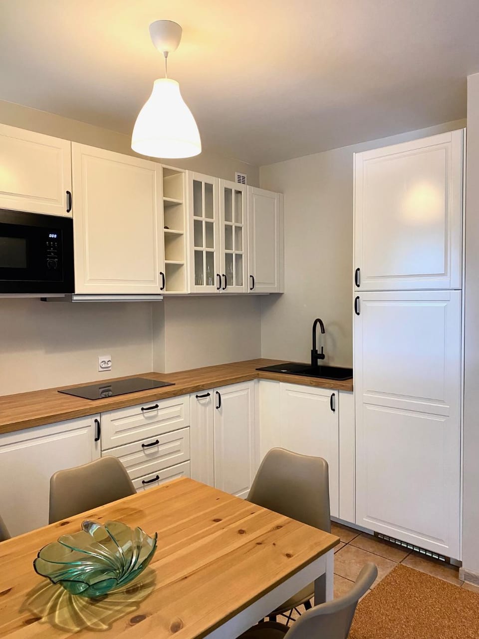 Kitchen or kitchenette, stove, kitchen