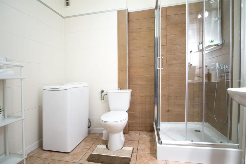 Shower, Bathroom, washing machine