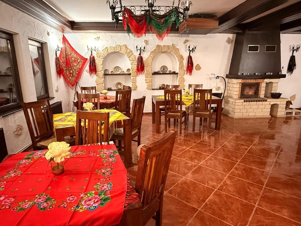PENSIUNEA STEJARUL -Restaurant LA GITANA Bed and Breakfast in Romania