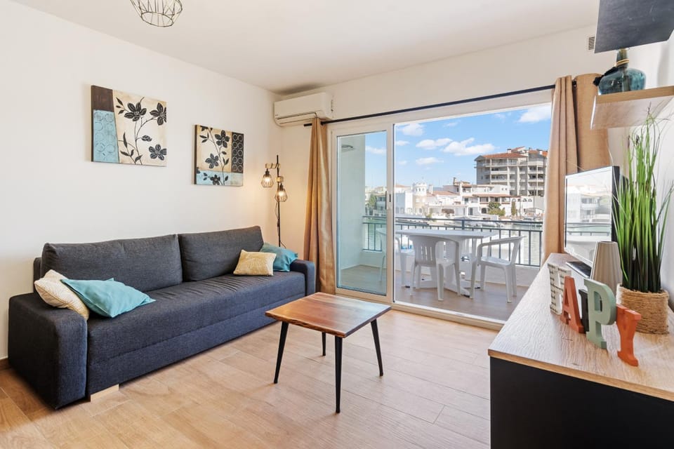 Balcony/Terrace, Living room, City view