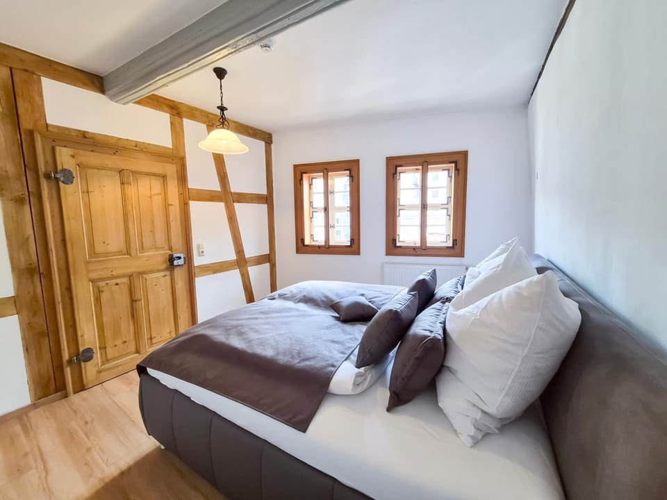 Bed, Bedroom