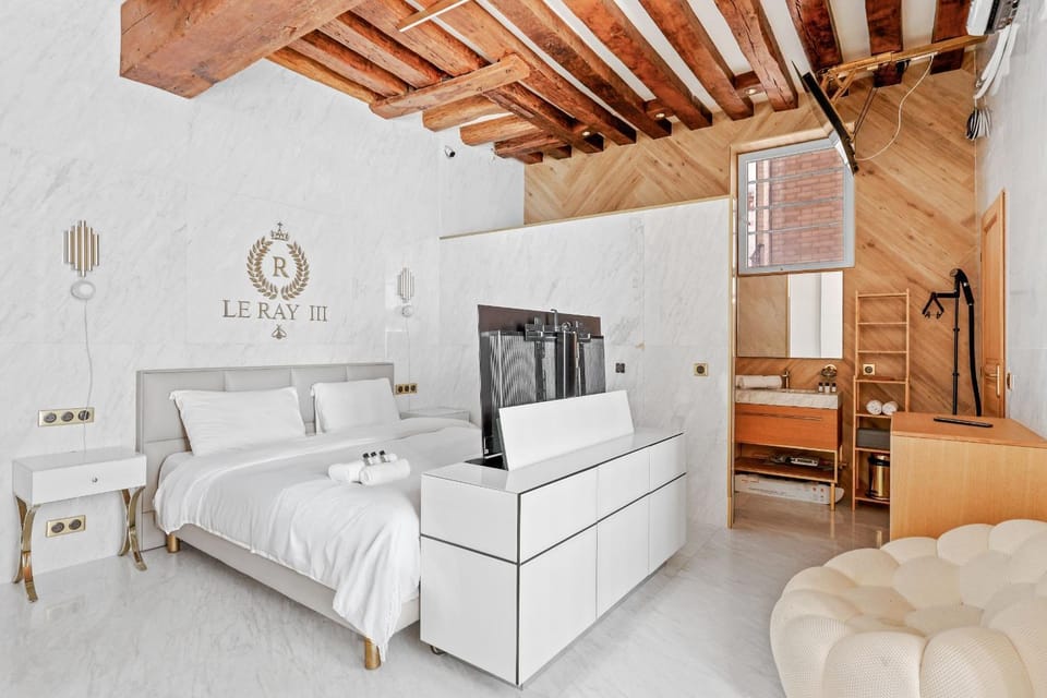 LE BEAU SAINT-GERMAIN Ultra-Luxury loft 2BDR 8P Apartment in Paris