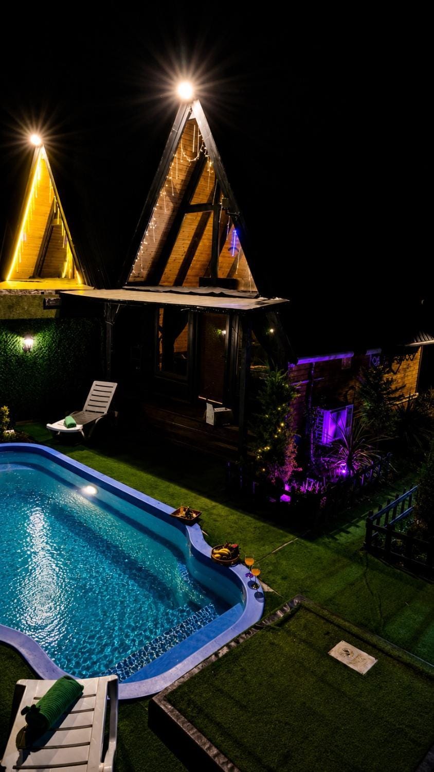Night, Pool view, Swimming pool, sunbed