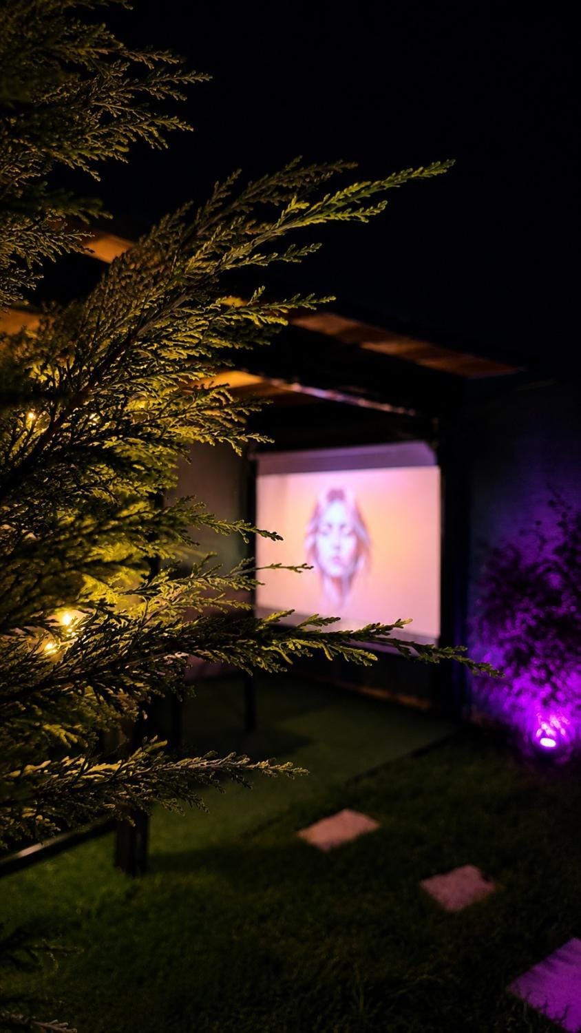 Communal lounge/ TV room, Night, Natural landscape, Garden, Garden view