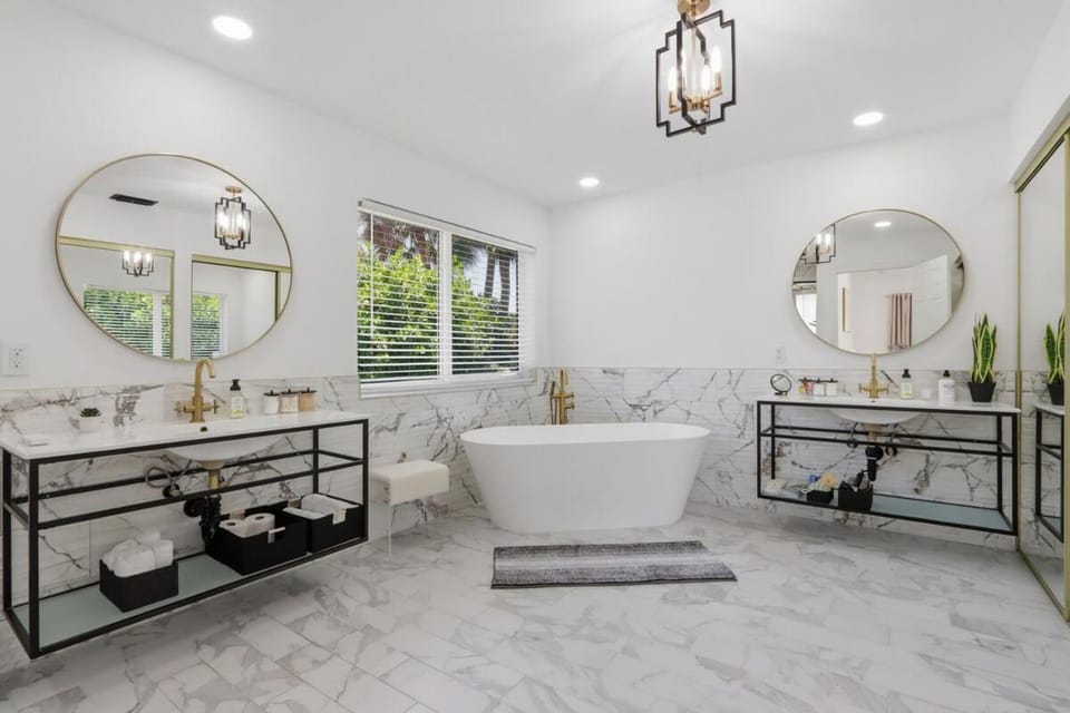 Bathroom, Bath