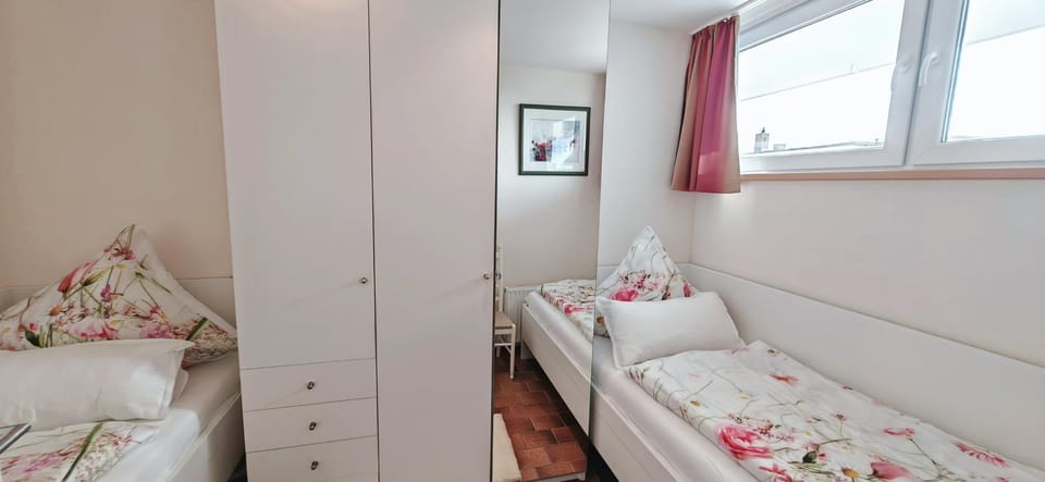 Property building, Living room, Bedroom