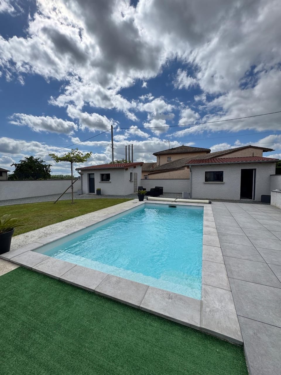 B & G - Studio avec terrasse et accès à la piscine Apartment in Bourgogne-Franche-Comté