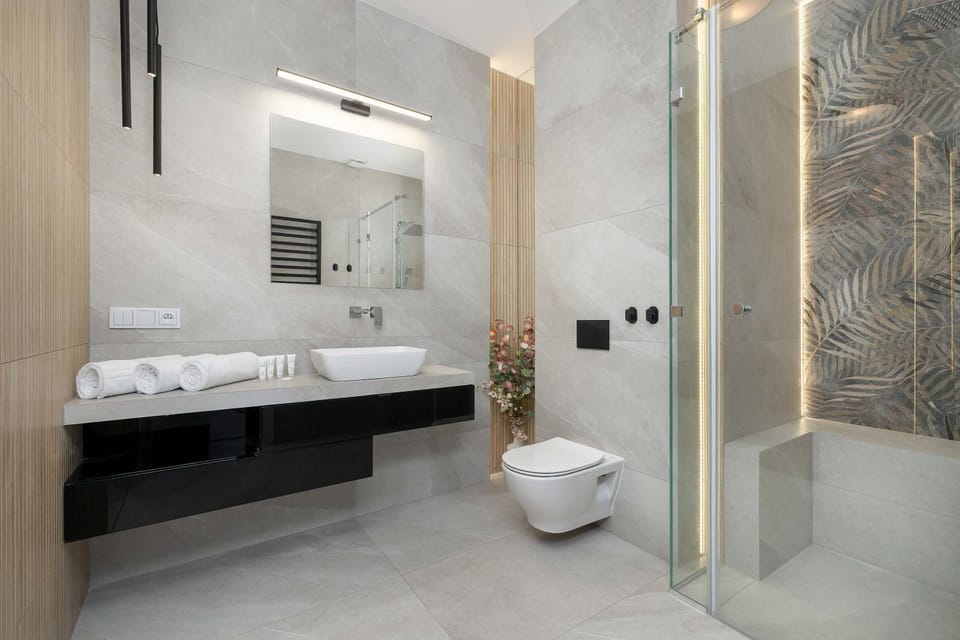 Shower, Toilet, Bathroom, towels