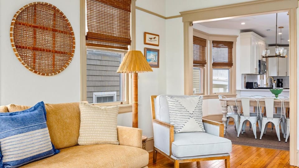Modern Historic Charm 4br ONE Block to Beach House in Ocean City