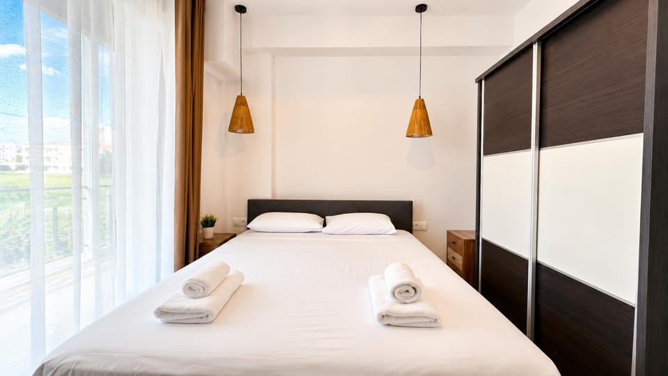 Bed, Balcony/Terrace, Photo of the whole room, Bedroom, towels, wardrobe