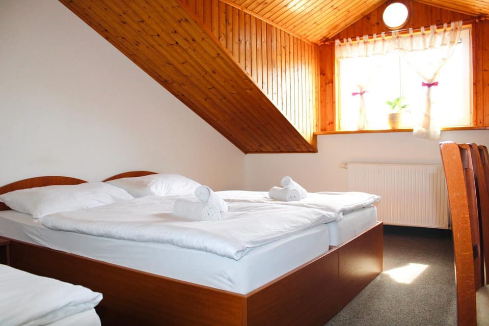 Photo of the whole room, Internal: Not applicable to any particular room
