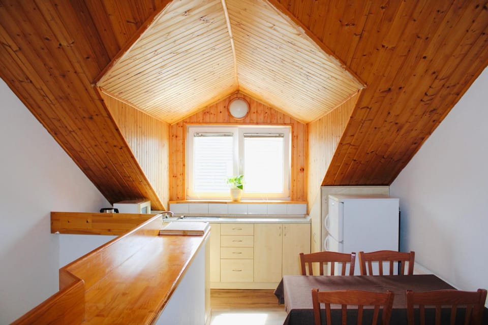 Kitchen or kitchenette, Internal: Not applicable to any particular room