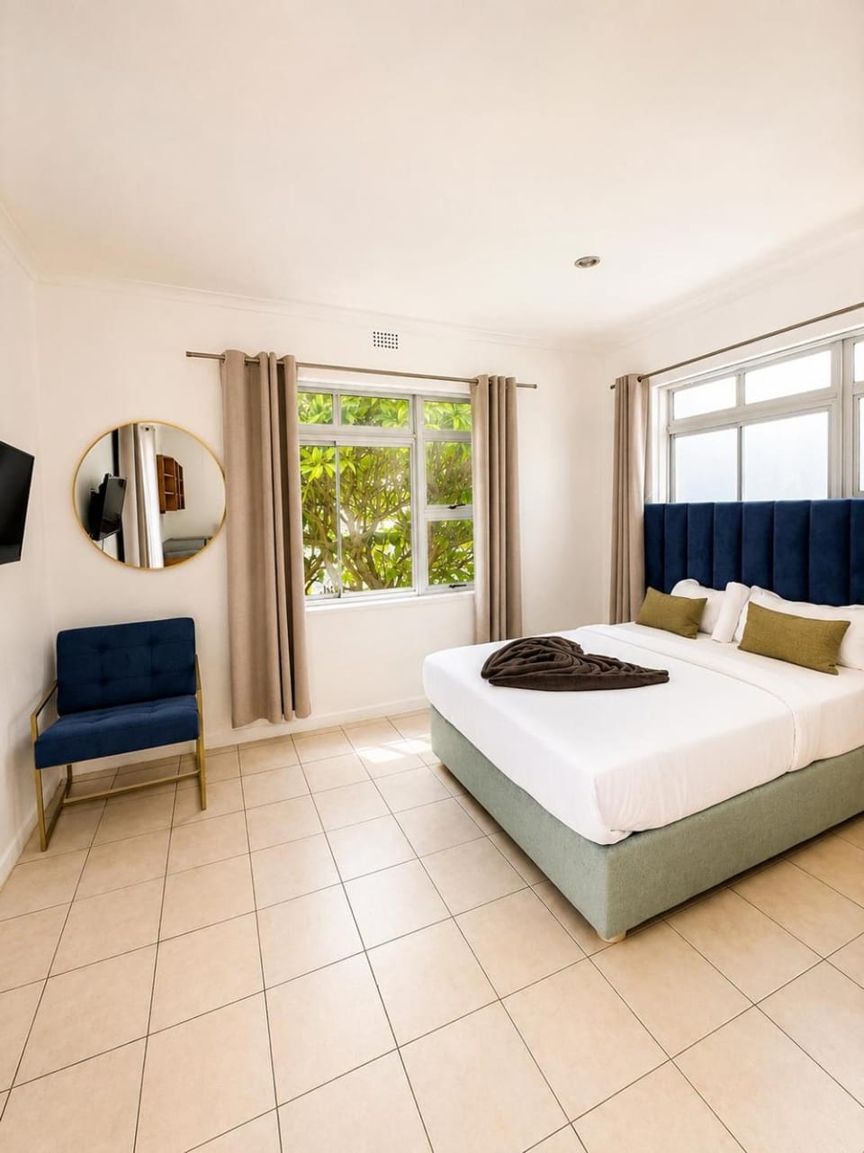 12 On Braemar Guesthouse Bed and Breakfast in Cape Town