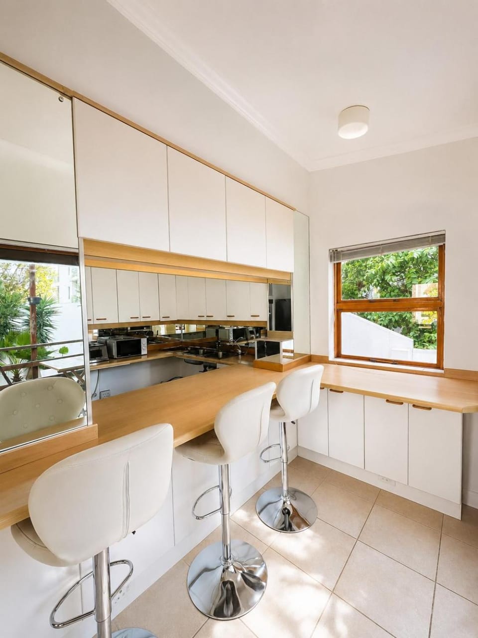 12 On Braemar Guesthouse Bed and Breakfast in Cape Town