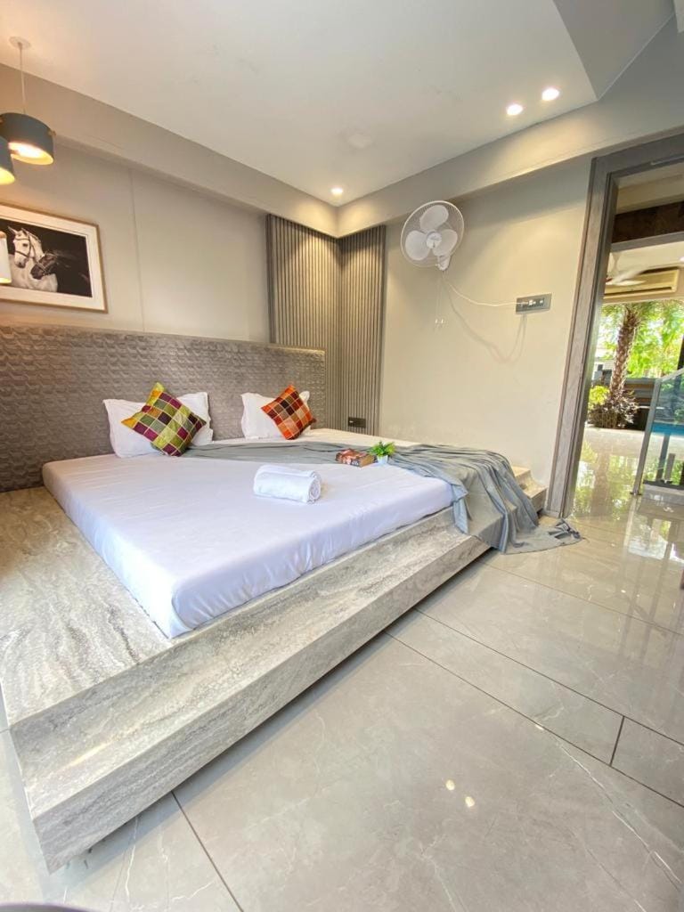 3bhk Pet friendly Crimson by Stay5villas Lonavala House in Lonavla