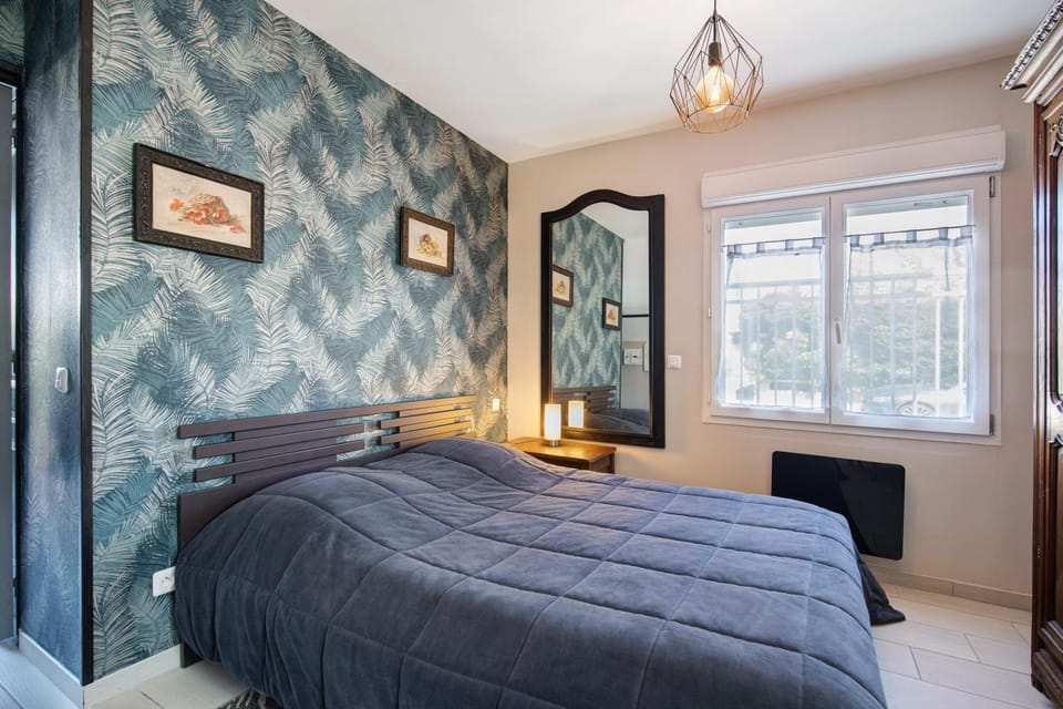 Living room, Bedroom