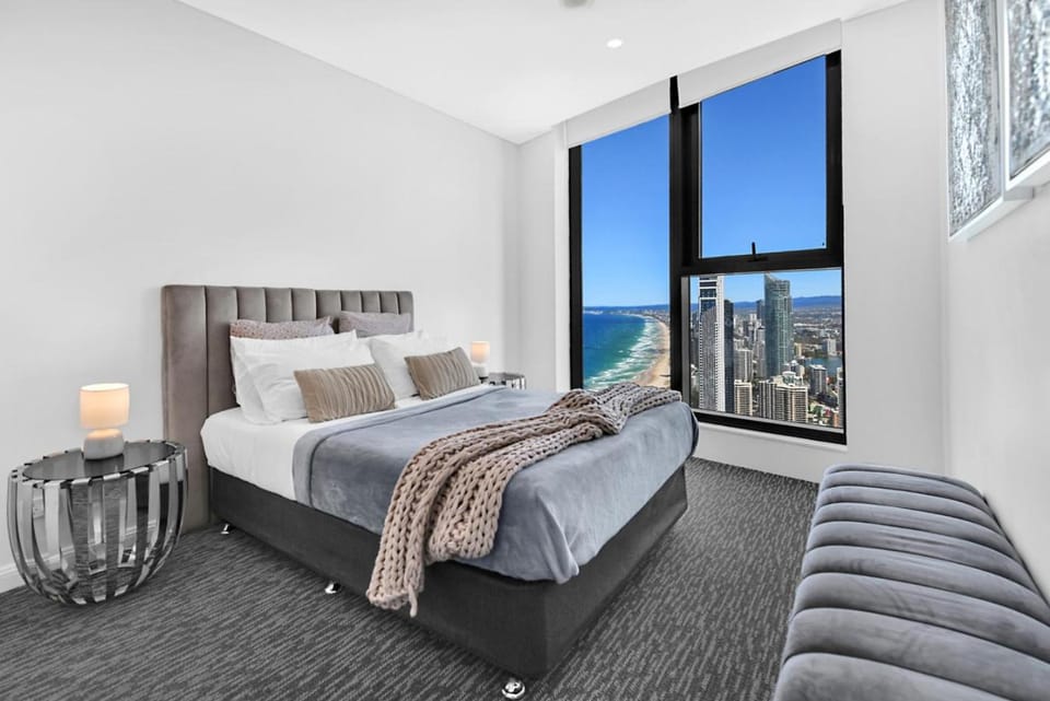 Bed, Living room, Photo of the whole room, Seating area, Bedroom, towels