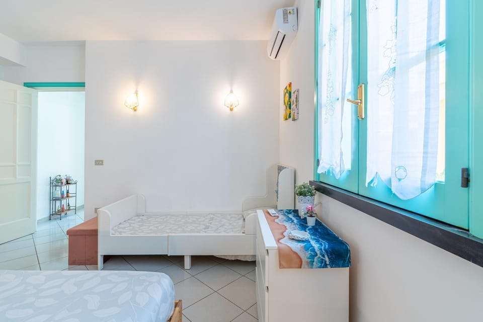 Property building, Living room, Bedroom