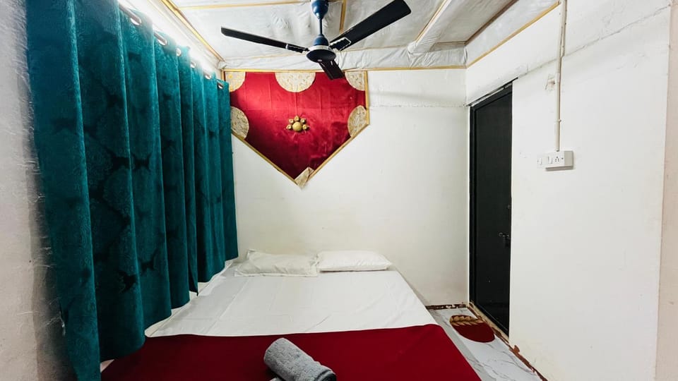 Bed, Photo of the whole room, Bedroom, bunk bed, fireplace, wardrobe, air conditioner