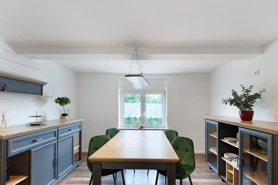 Property building, Kitchen or kitchenette, Living room