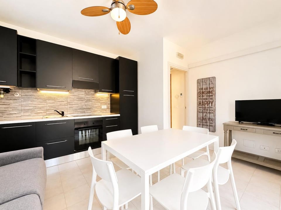 Living room, Seating area, Lunch, kitchen