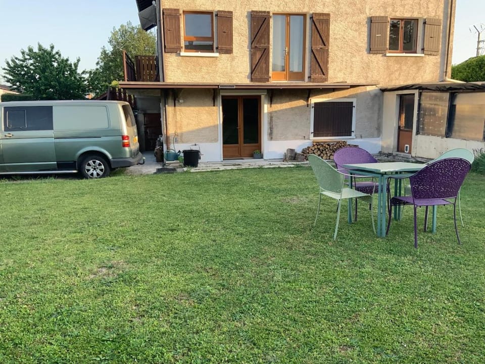 Sun and Snow Holidays Lake Geneva Apartment in Haute-Savoie