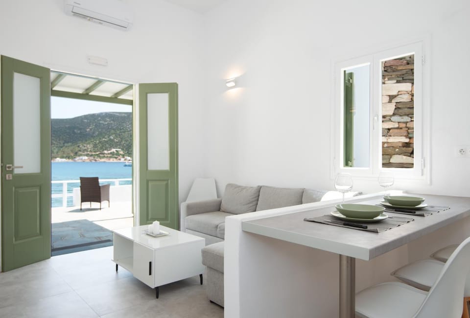 Taxiarchis Seaside Apartments Apartment in Milos