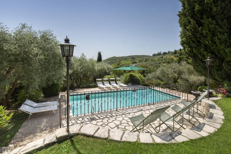 Villa Terrarossa with Pool in the Vineyard Villa in Veneto