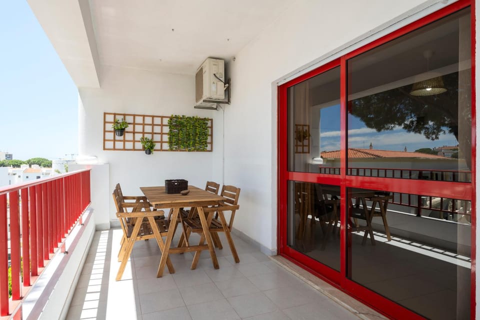 View (from property/room), Balcony/Terrace, Dining area