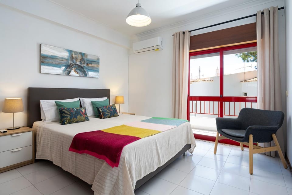 Bed, Bedroom, air conditioner