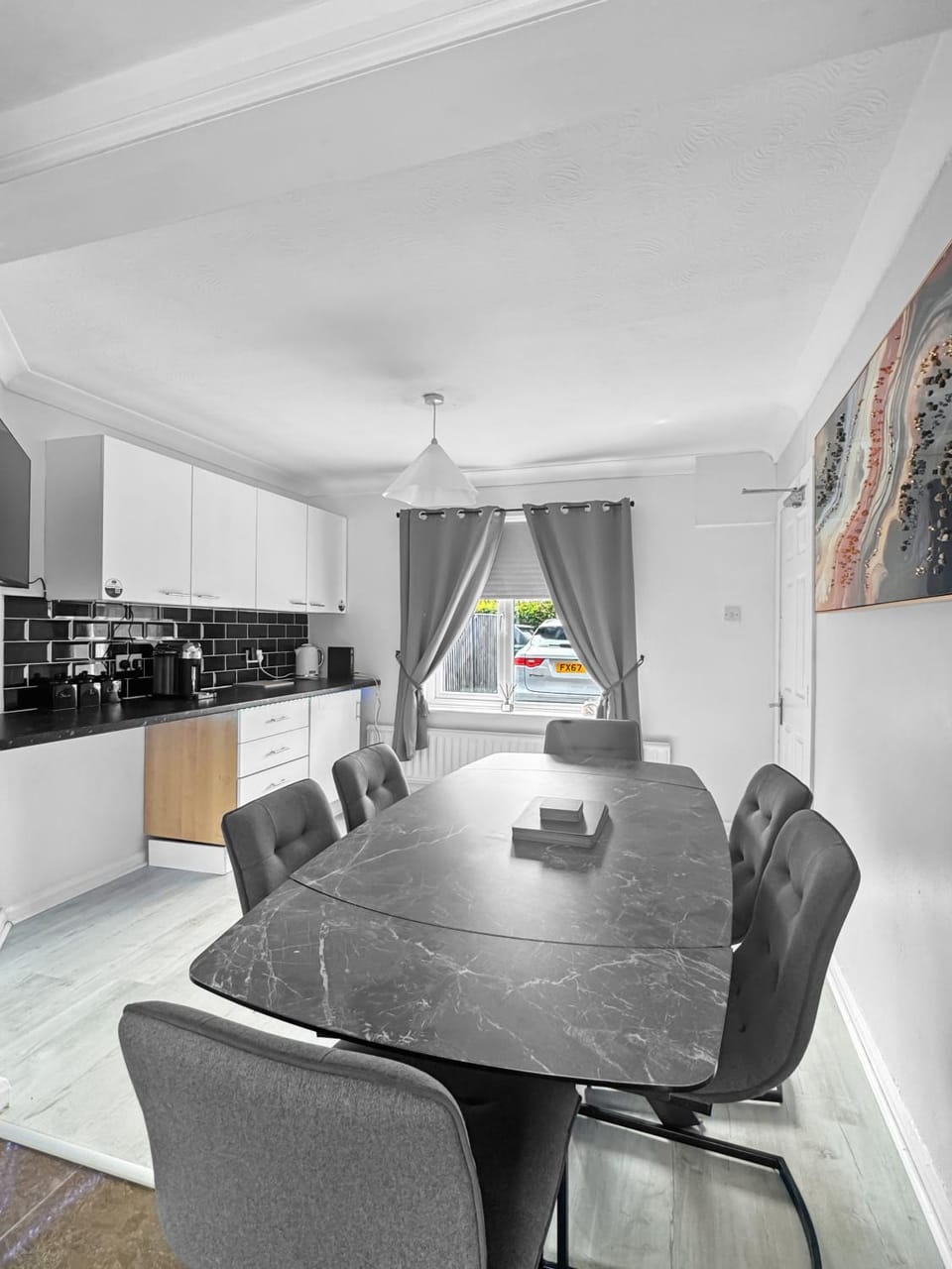 Kitchen or kitchenette, Seating area, Dining area, stove