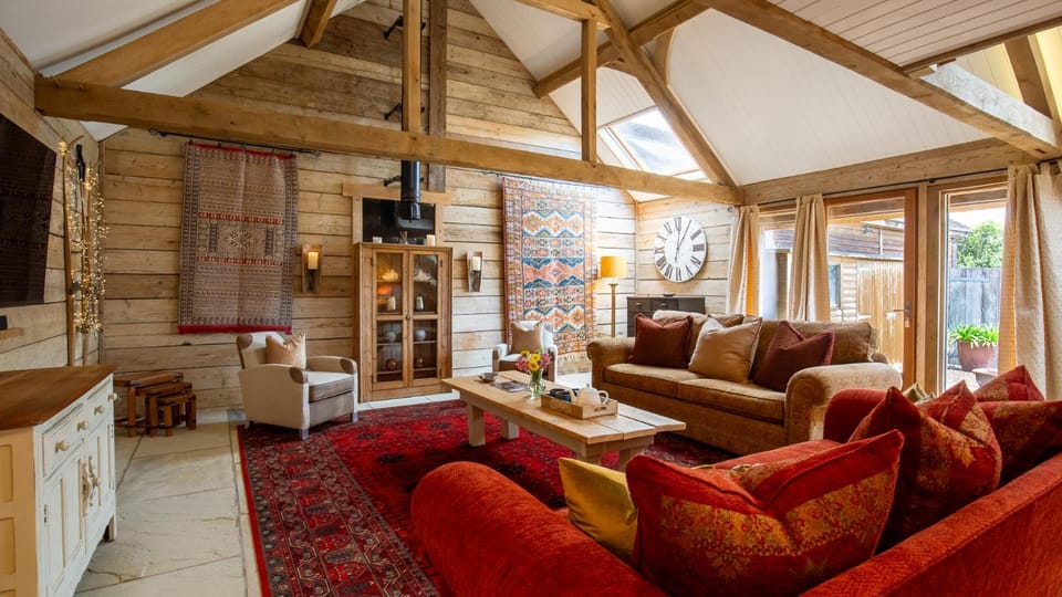 TV and multimedia, Living room, Seating area, Garden view