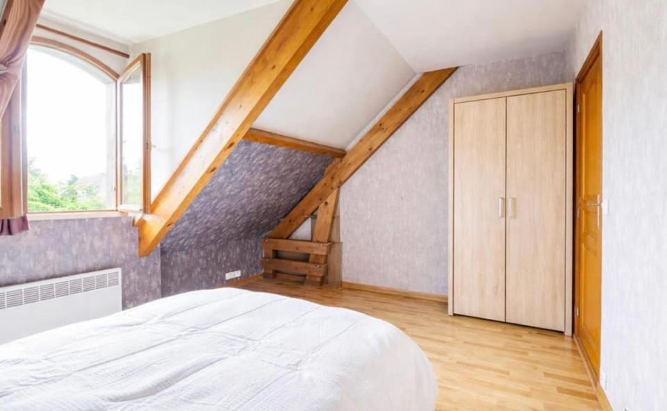 Chic House 10 minutes of Paris with Parking House in Île-de-France
