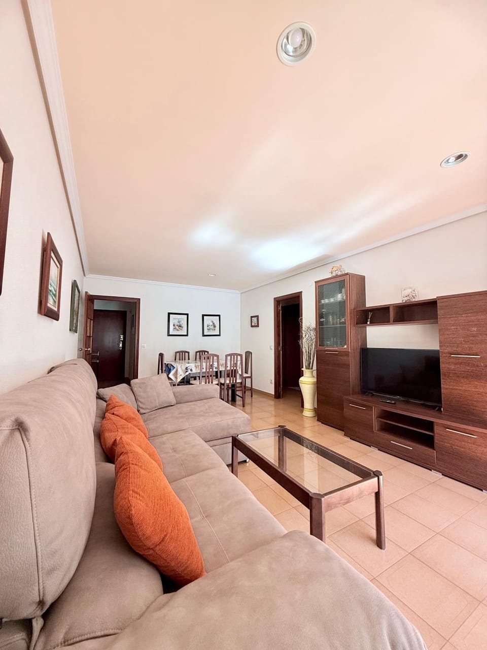 TV and multimedia, Living room, Dining area
