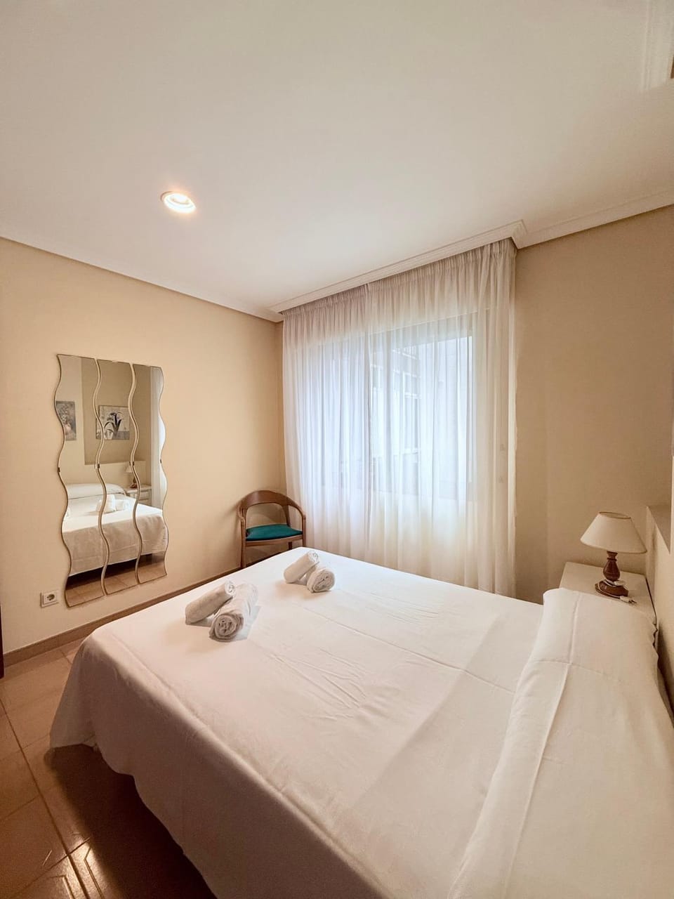 Bed, Decorative detail, Bedroom, towels, wardrobe
