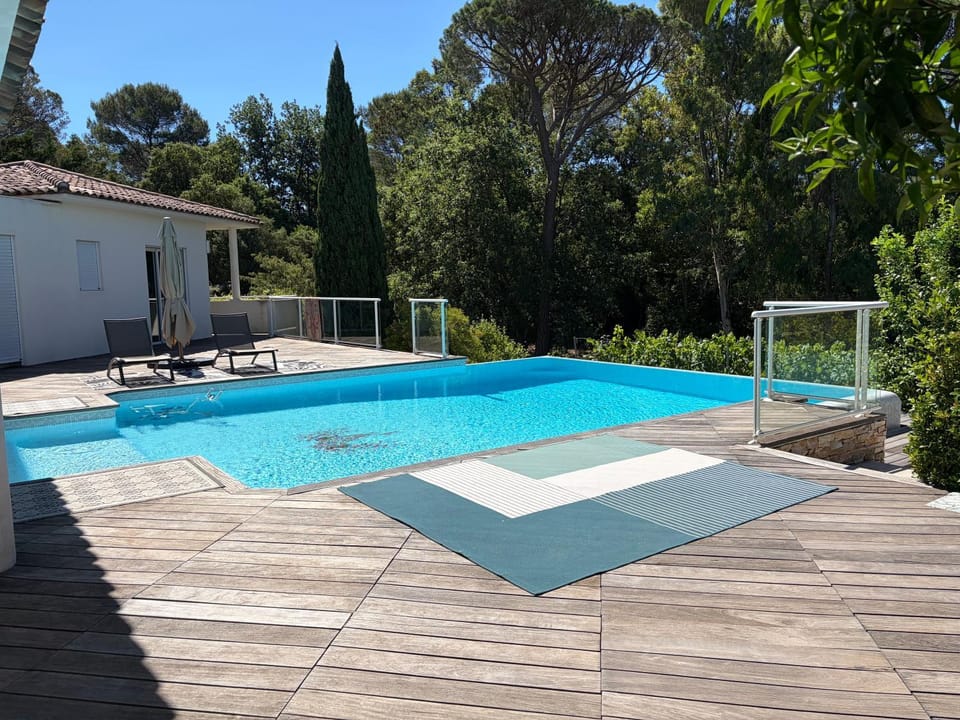 Appartement T2 dans luxueuse villa St Raphael proche des Golfs Apartment in Saint-Raphael
