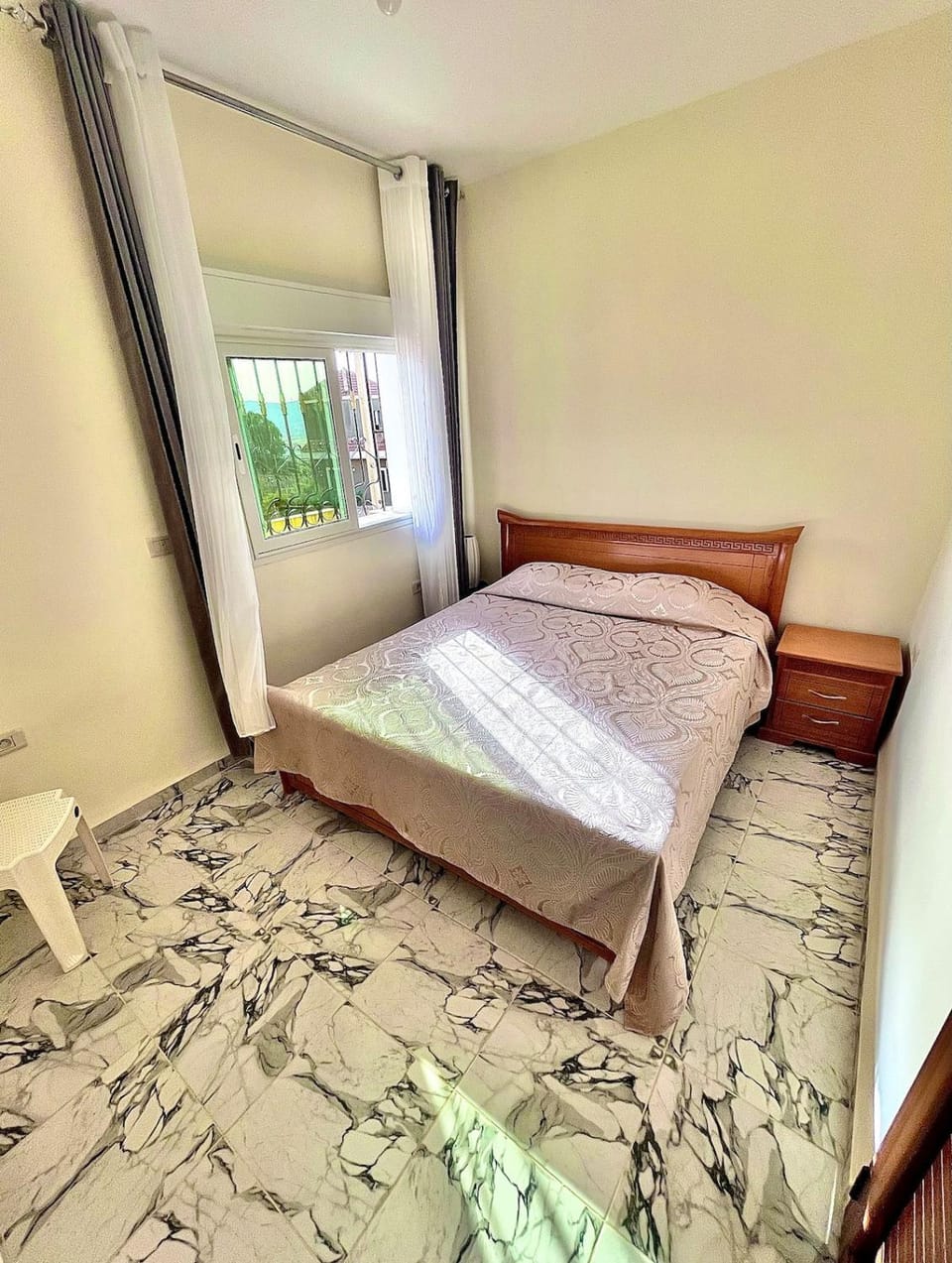 Photo of the whole room, Bedroom