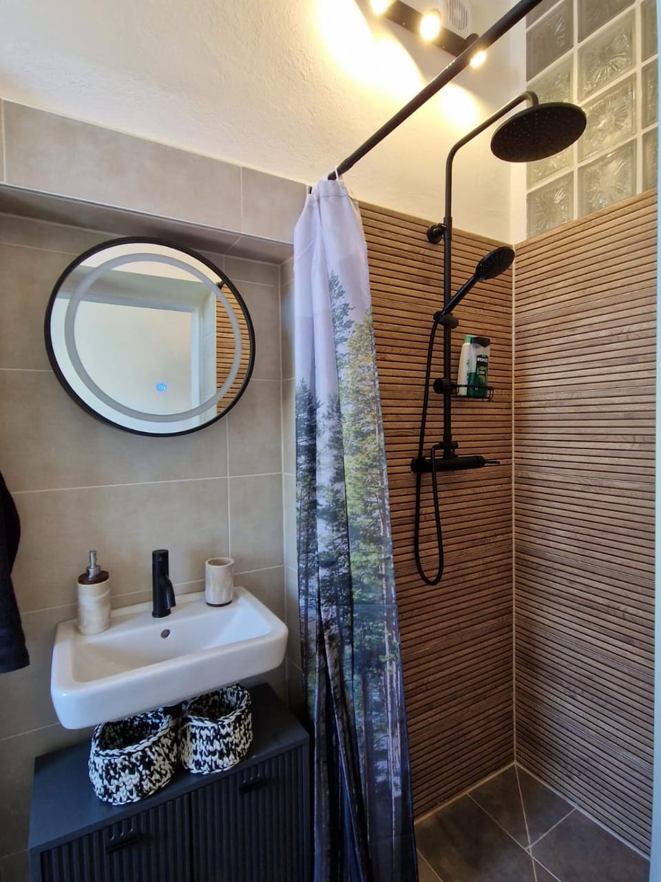 Shower, Bathroom