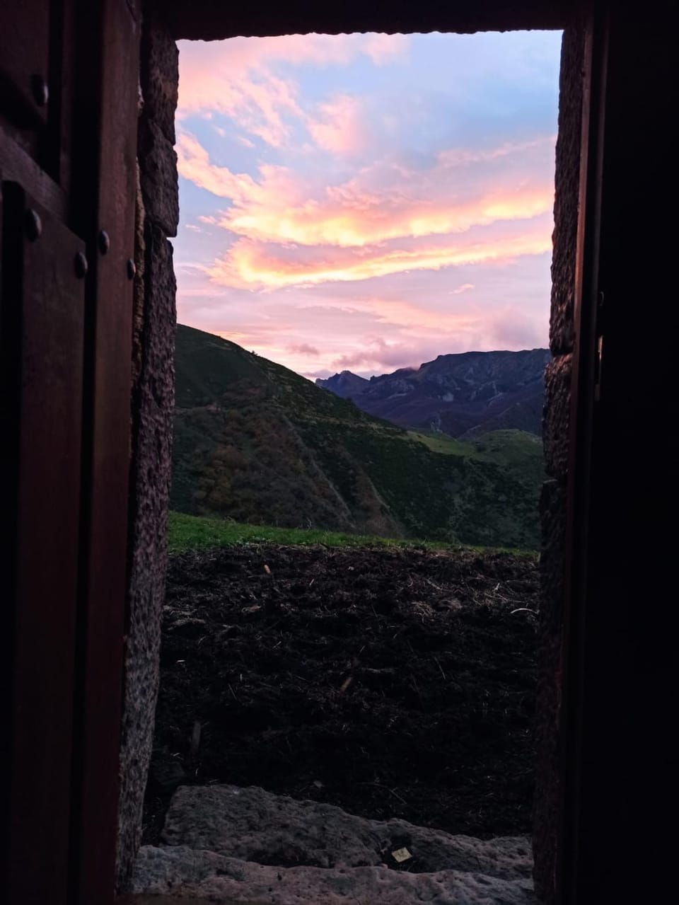 Nearby landmark, Natural landscape, Mountain view, Sunrise, Sunset