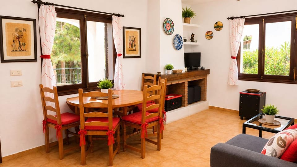 Living room, Dining area