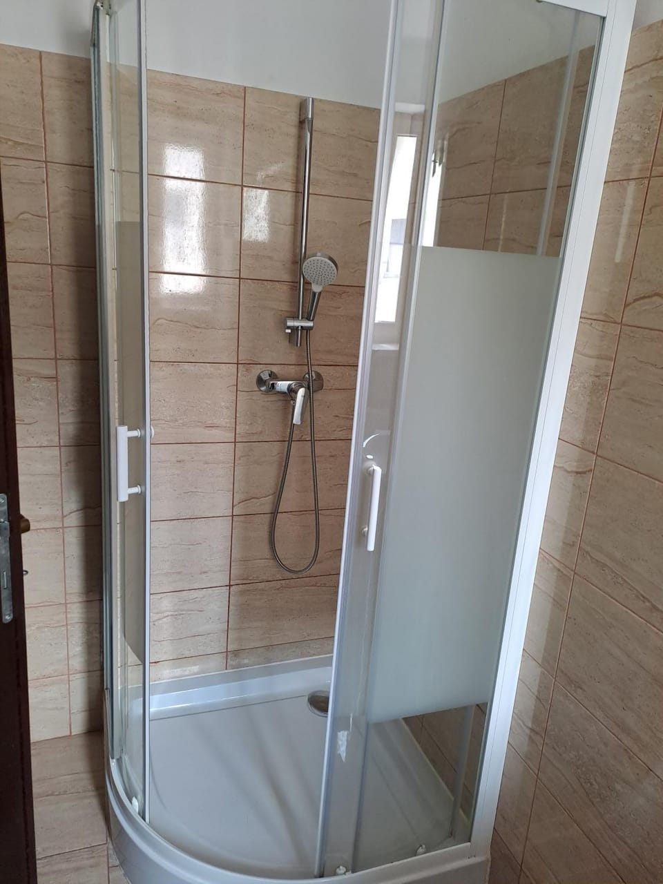 Voll ausgestattete Monteur- Ferienwohnung direkt an der Raffinerie Leuna in einer Villa mit kleinem Balkon Apartment in Thuringia, Germany