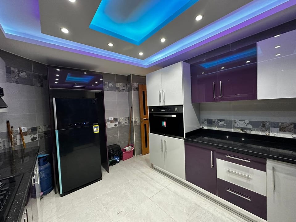 شقة ملكية فاخرة 3 غرف و3 حمامات بجوار جنينة مول 2 جراج وقفل ذكي Apartment in Cairo Governorate