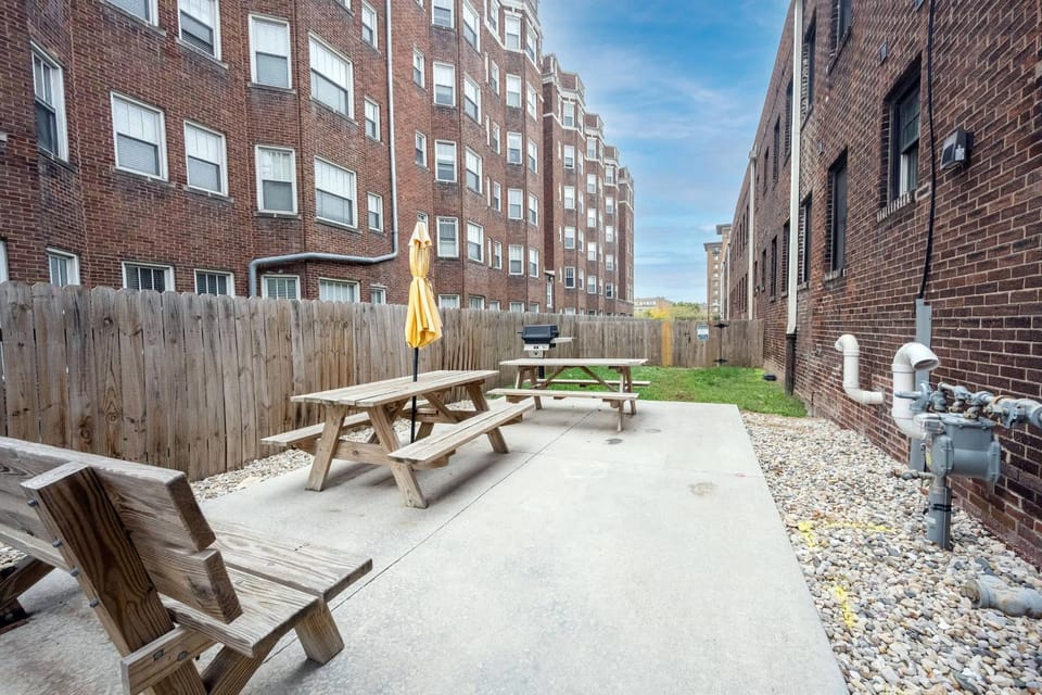 Modern Indy Studio Near Downtown & Mass Ave Escape Apartment in Indianapolis