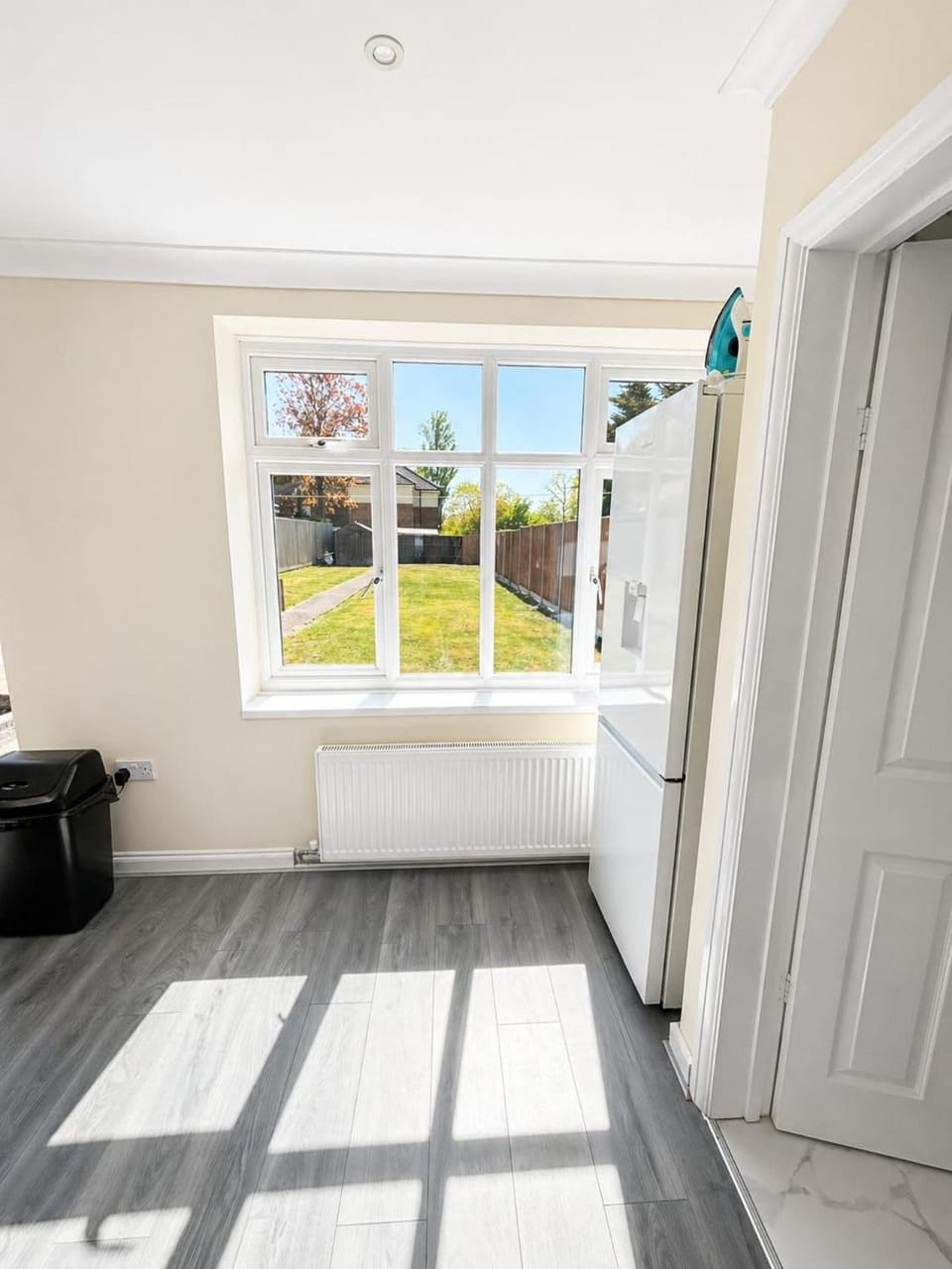 View (from property/room), Photo of the whole room, Decorative detail, heating, acessibility