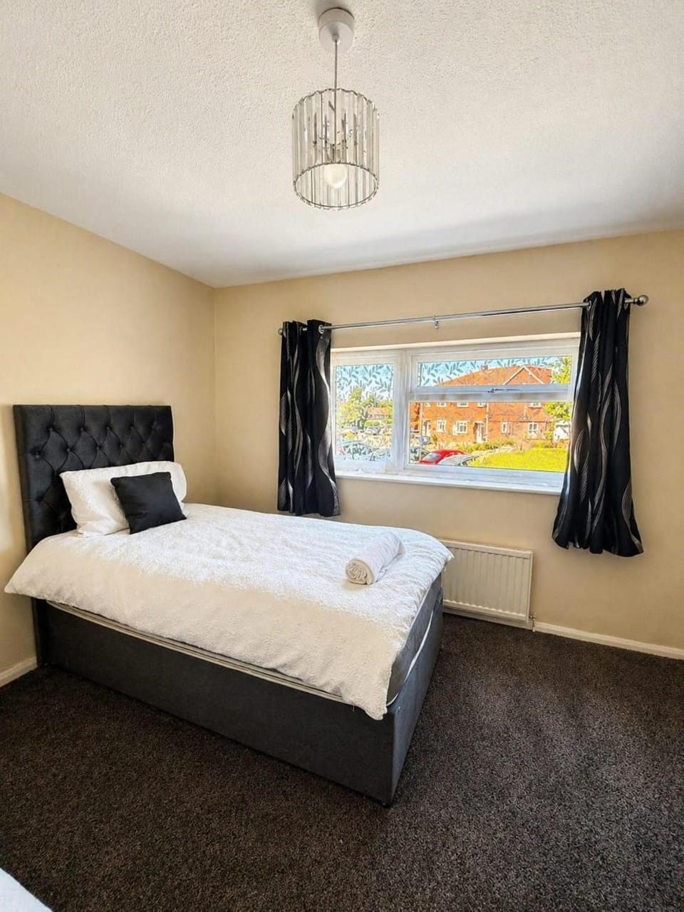 Bed, View (from property/room), Photo of the whole room, Decorative detail, Bedroom