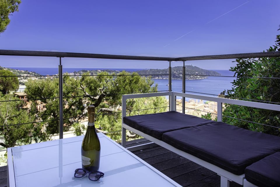 S13 Staywizus - Villa Panoramic Cap Ferrat view for 8 AC Parking & BBQ Villa in Villefranche-sur-Mer