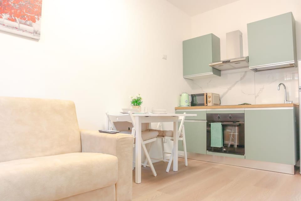 oven, kitchen