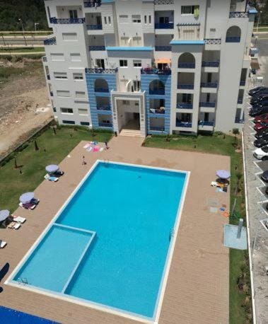 Property building, Bird's eye view, Pool view, Swimming pool