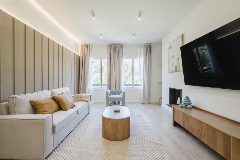 Communal lounge/ TV room, Living room